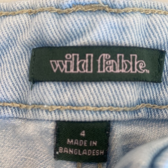 𝅺wild Fable High Rise Short Distressed light Denim Shorts Size 4 - Picture 2 of 3